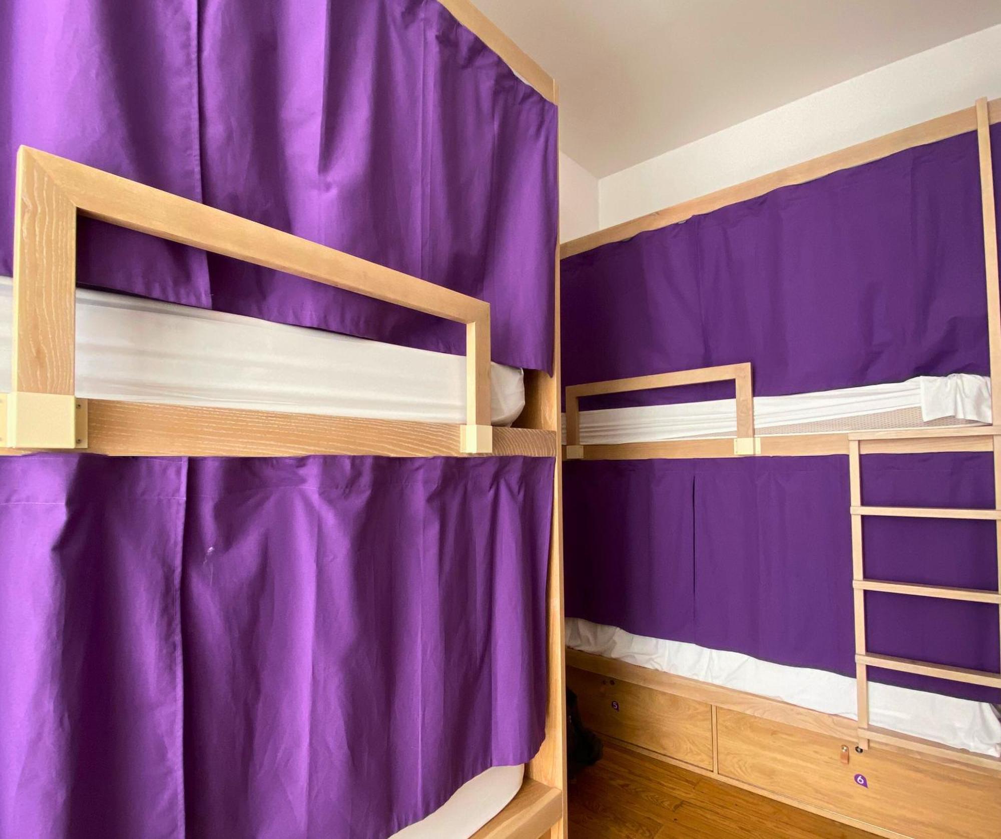 Bunk Bed Superior 6-Bed Female Dormitory Room