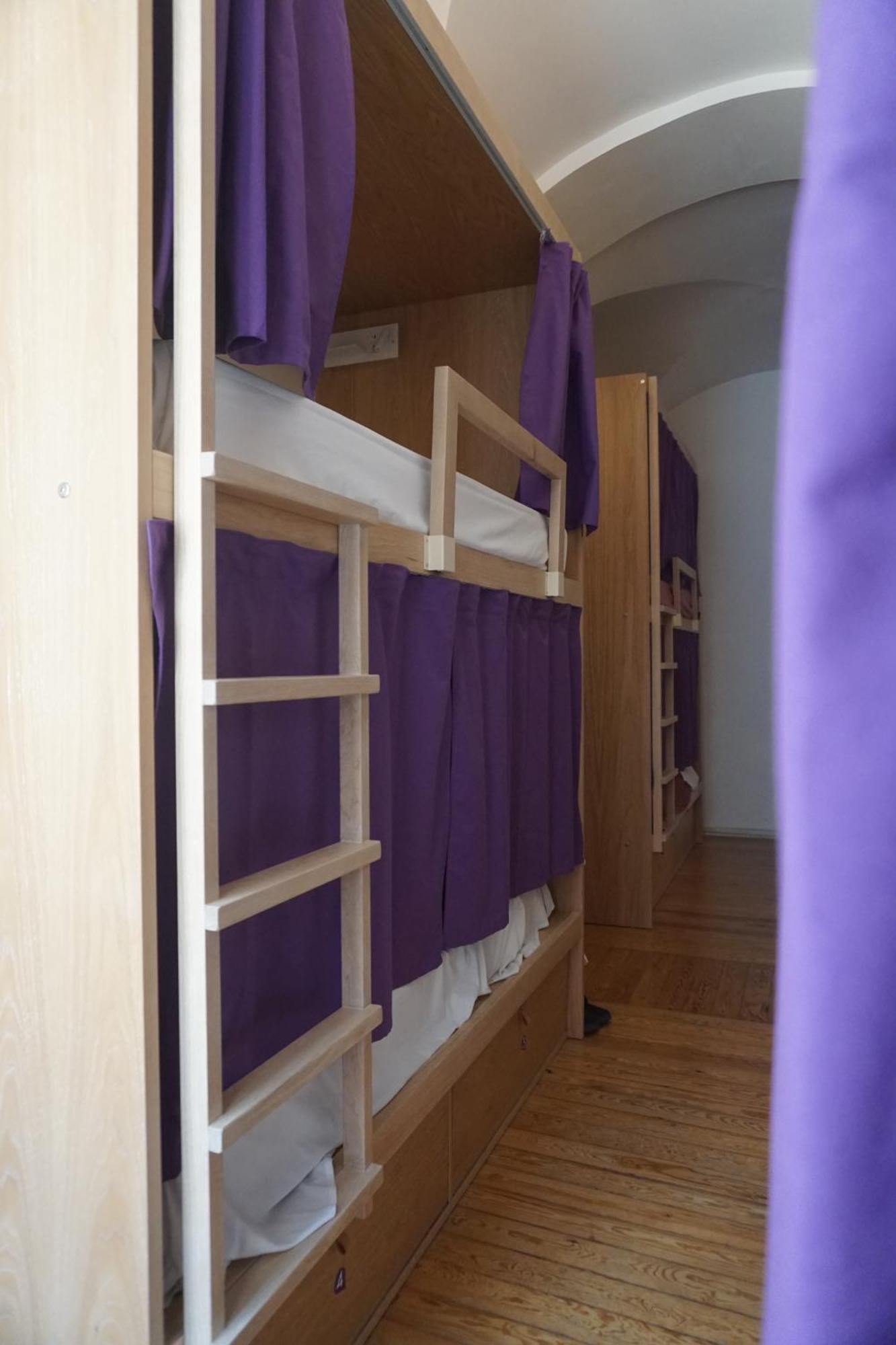 Bunk Bed 8-Bed Mixed Dormitory Room